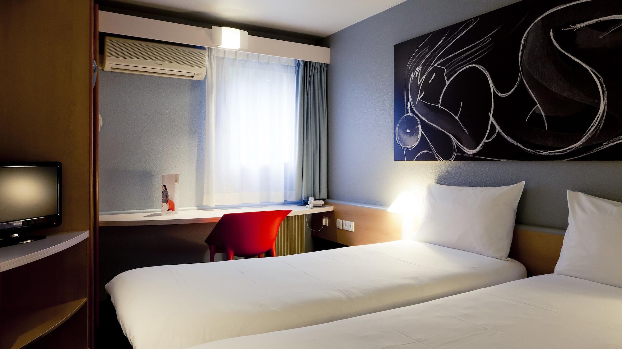 Ibis Lyon Nord Hotel Dardilly Exterior photo