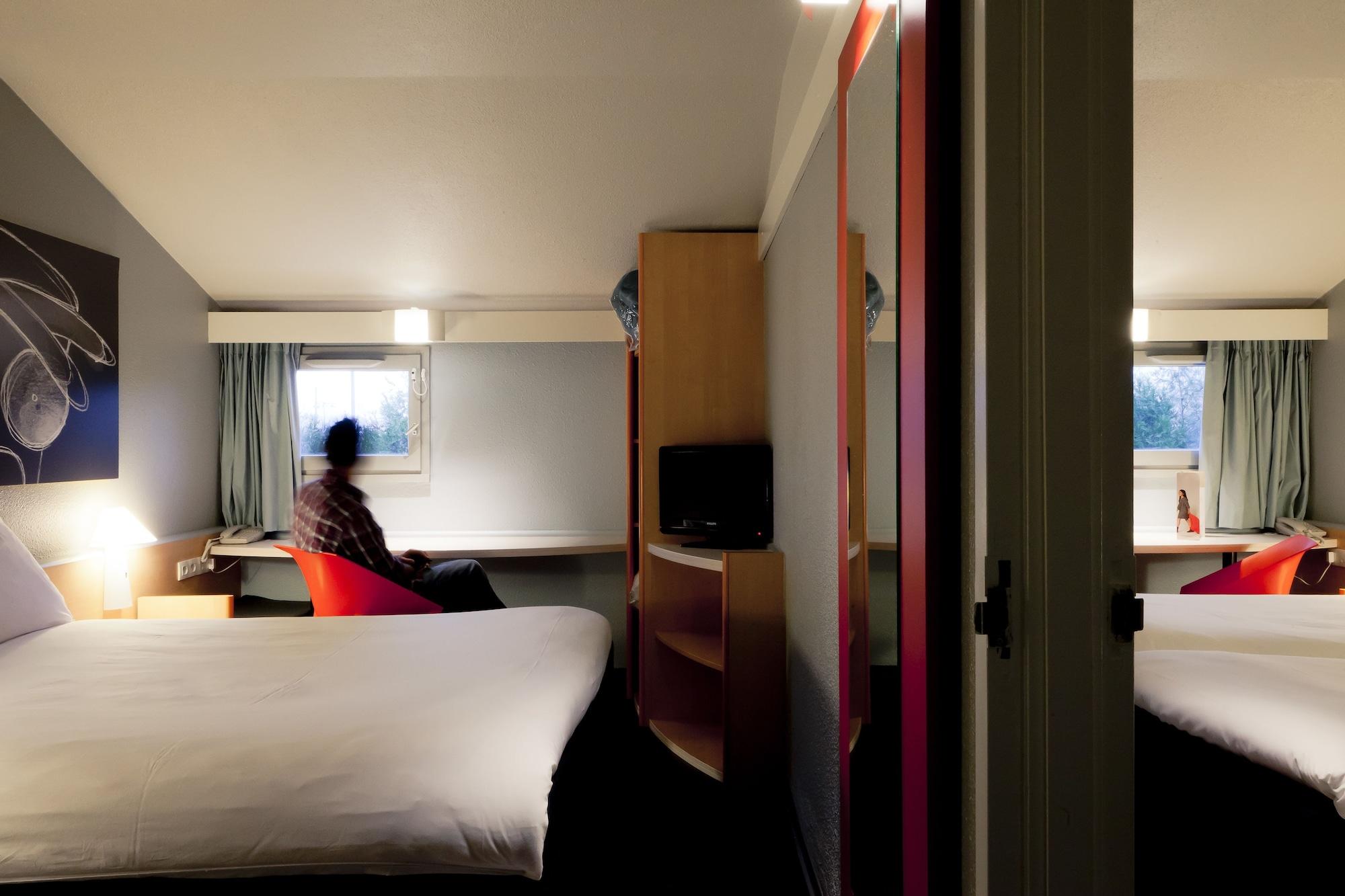 Ibis Lyon Nord Hotel Dardilly Exterior photo