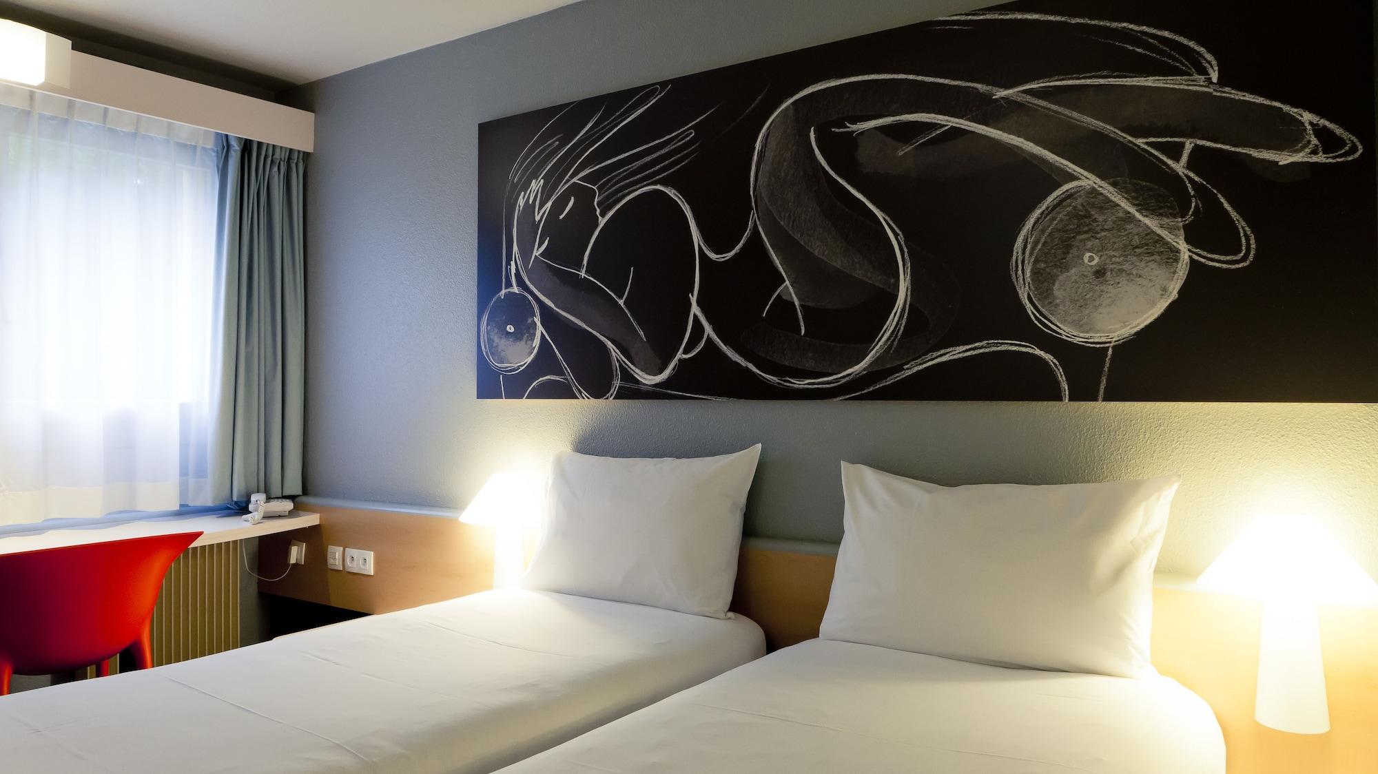 Ibis Lyon Nord Hotel Dardilly Exterior photo