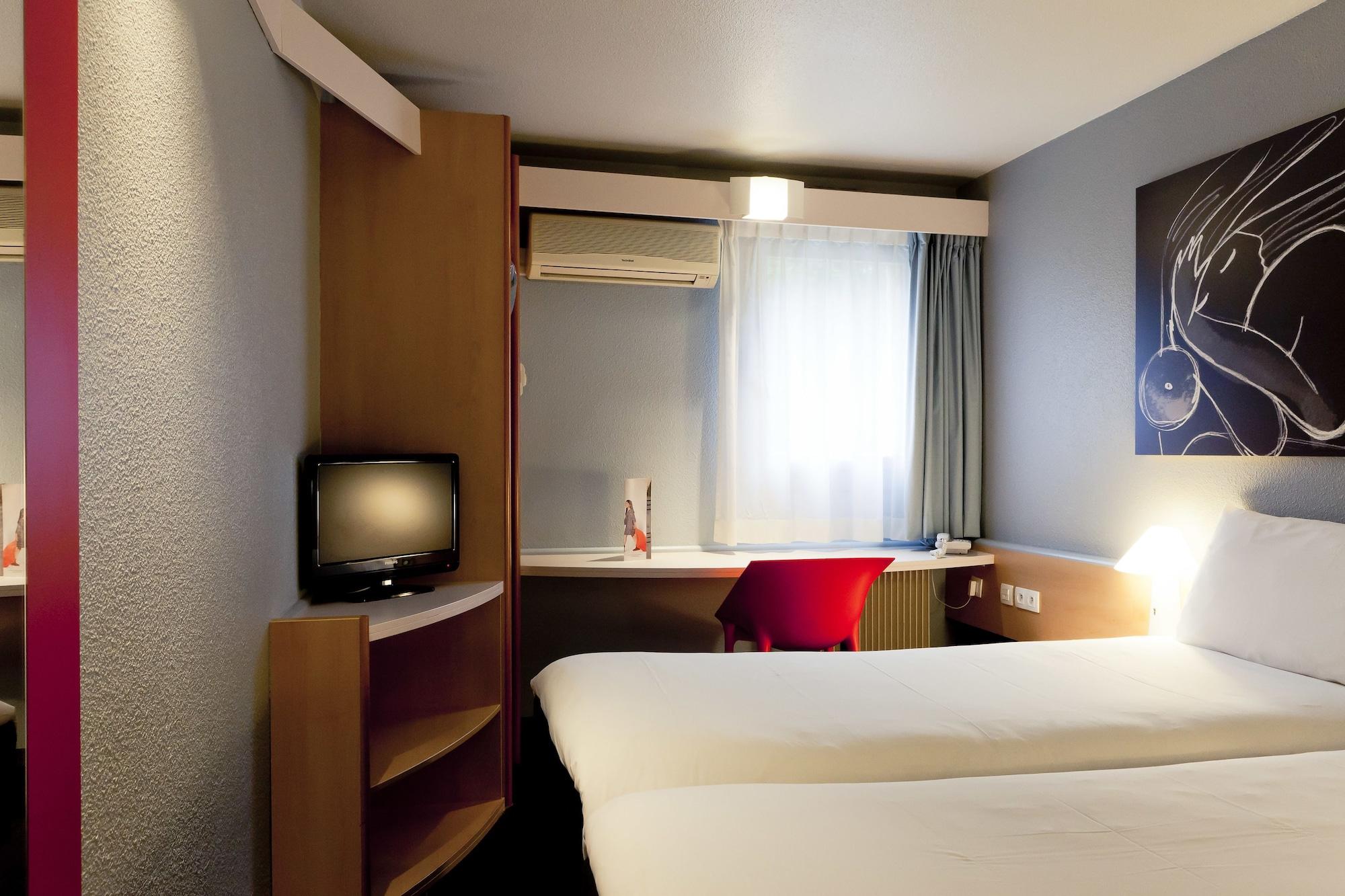 Ibis Lyon Nord Hotel Dardilly Exterior photo