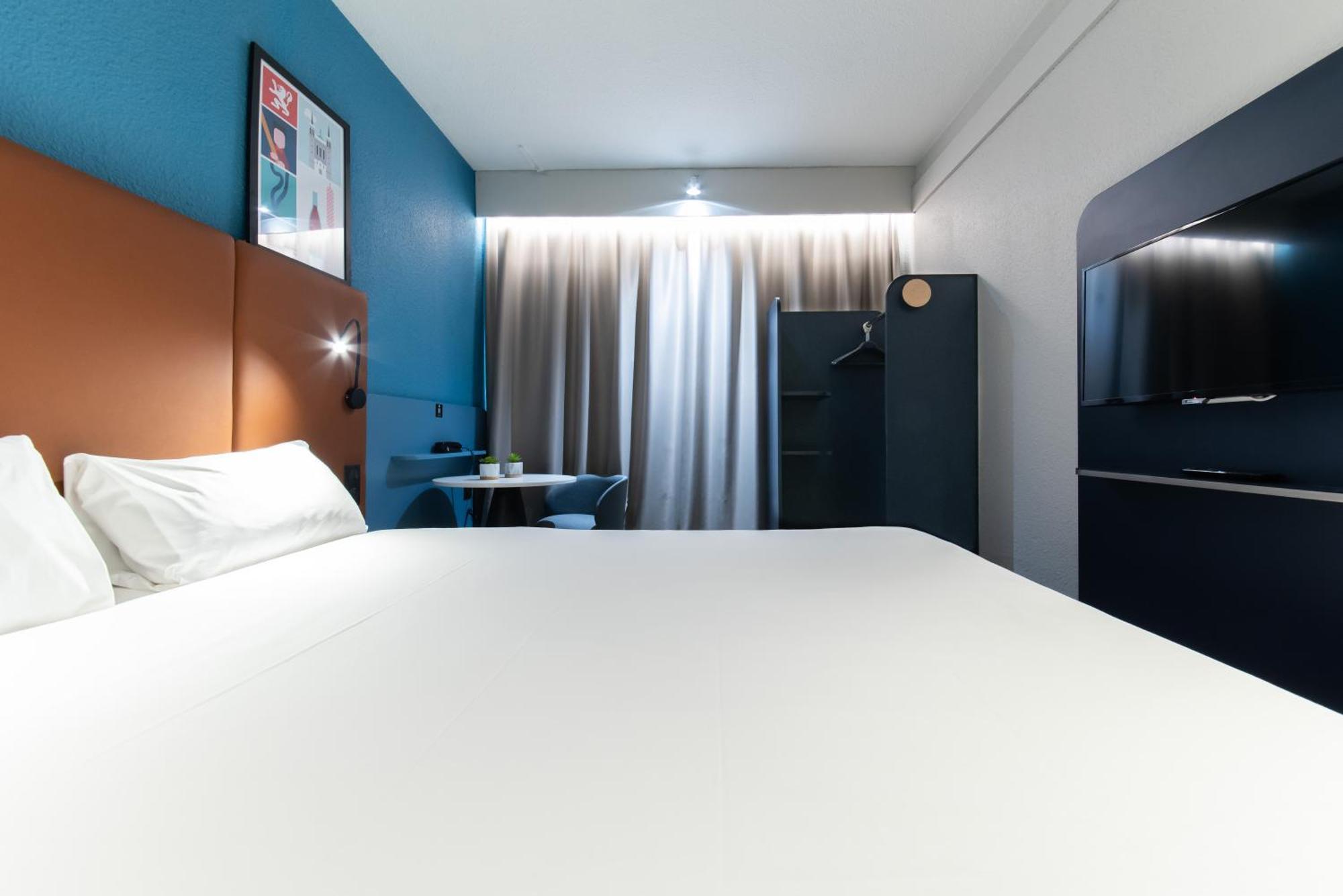 Ibis Lyon Nord Hotel Dardilly Exterior photo